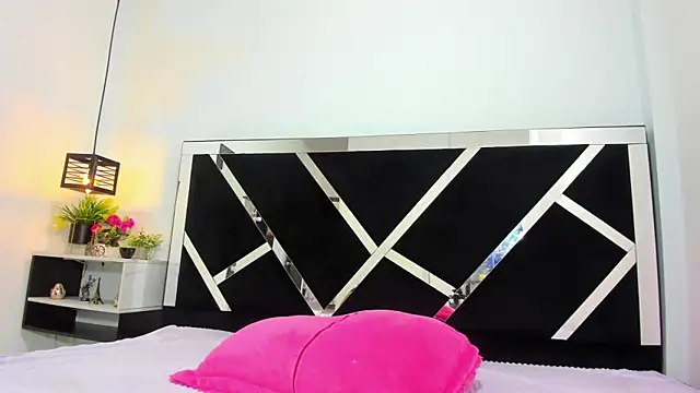 Snapshot of iisabella_noa chatting on January 15, 1:05 pm iisabella noa online show from January 15, 1:05 pm