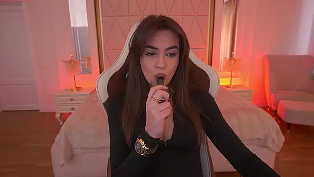 Snapshot of EricaSin chatting on February 3, 8:41 am EricaSin online show from February 3, 8:41 am