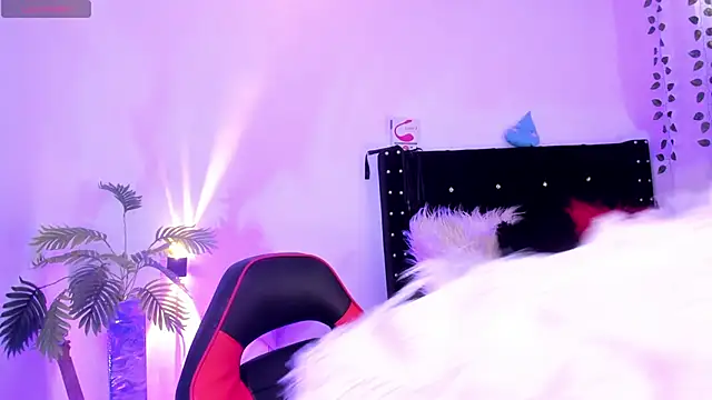 Snapshot of Cooperrosscute233 chatting on February 12, 7:20 pm Cooperrosscute233 online show from February 12, 7:20 pm