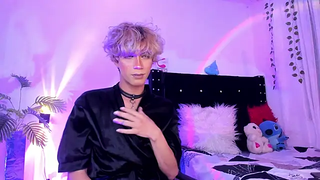 Snapshot of Cooperrosscute233 chatting on February 15, 3:47 am Cooperrosscute233 online show from February 15, 3:47 am