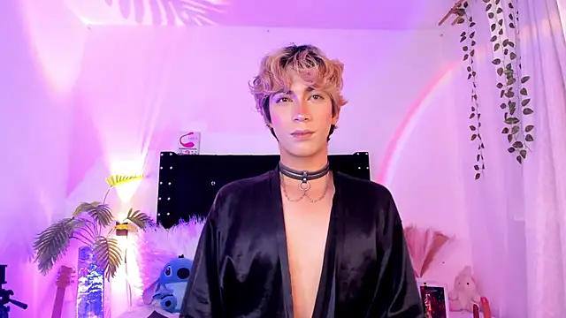 Snapshot of Cooperrosscute233 chatting on March 24, 9:53 pm Cooperrosscute233 online show from March 24, 9:53 pm