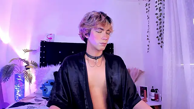 Snapshot of Cooperrosscute233 chatting on March 25, 3:07 pm Cooperrosscute233 online show from March 25, 3:07 pm