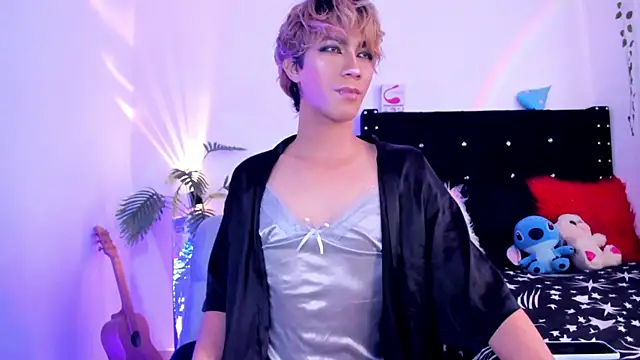 Snapshot of Cooperrosscute233 chatting on April 11, 6:12 pm Cooperrosscute233 online show from April 11, 6:12 pm