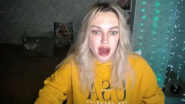 NickyAdamidi online show from November 18, 4:55 pm