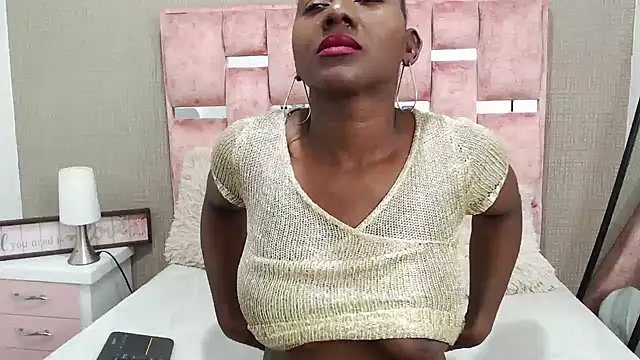 NahomyHawk online show from November 30, 6:17 am