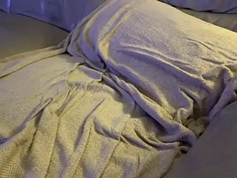 Freddiefirefly online show from March 28, 8:19 pm