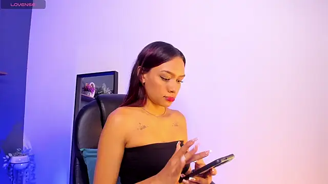 Mia Gil  online show from October 1, 7:53 pm