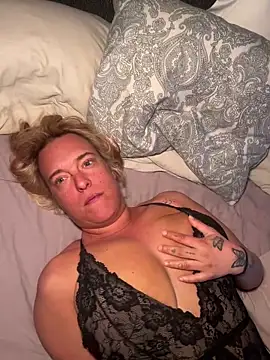 SvenskMILF online show from May 8, 8:41 am