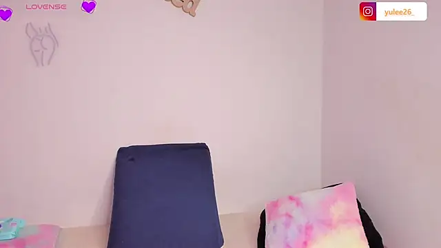 Brandy brown  online show from November 11, 11:27 pm