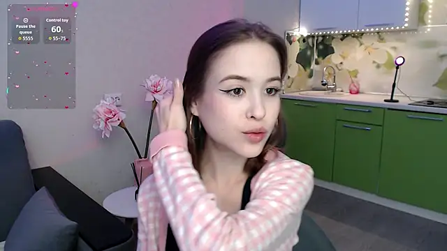 StaceyAngell online show from October 1, 3:40 pm