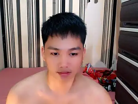 Snapshot of Mister_officer69 chatting on February 14, 1:08 pm Mister officer69 online show from February 14, 1:08 pm