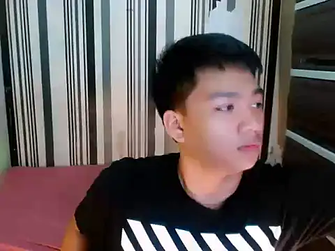 Snapshot of Mister_officer69 chatting on February 20, 5:13 pm Mister officer69 online show from February 20, 5:13 pm