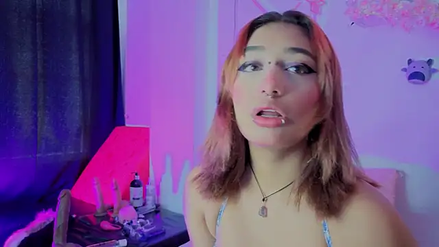 zoelight18 online show from October 14, 6:42 pm