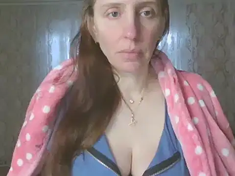 Snapshot of CandiCole chatting on February 9, 6:28 am CandiCole online show from February 9, 6:28 am