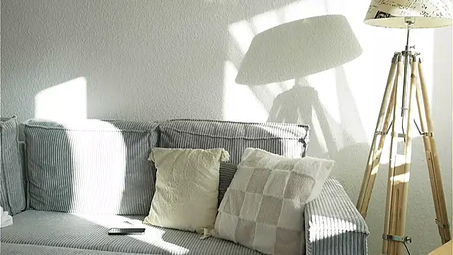 LucyxLou online show from December 1, 12:10 pm