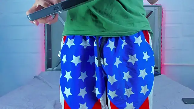 Snapshot of Averange_boys_X chatting on October 26, 9:04 am Averange boys X online show from October 26, 9:04 am