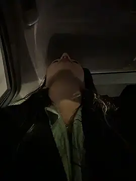 Ninabigtitied online show from December 1, 1:38 pm