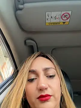 Ninabigtitied online show from March 18, 6:55 pm