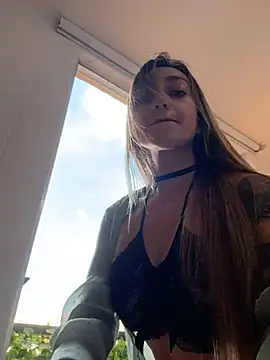Ninabigtitied online show from July 13, 8:11 pm