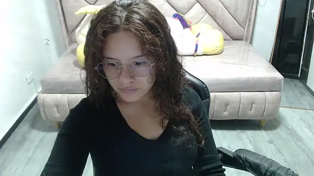 Snapshot of Velvet_Moon_V chatting on November 10, 1:10 pm Velvet Moon V online show from November 10, 1:10 pm