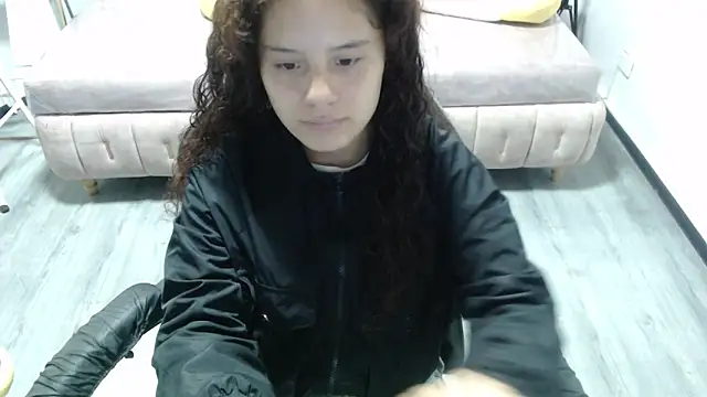 Snapshot of Velvet_Moon_V chatting on November 18, 1:04 pm Velvet Moon V online show from November 18, 1:04 pm