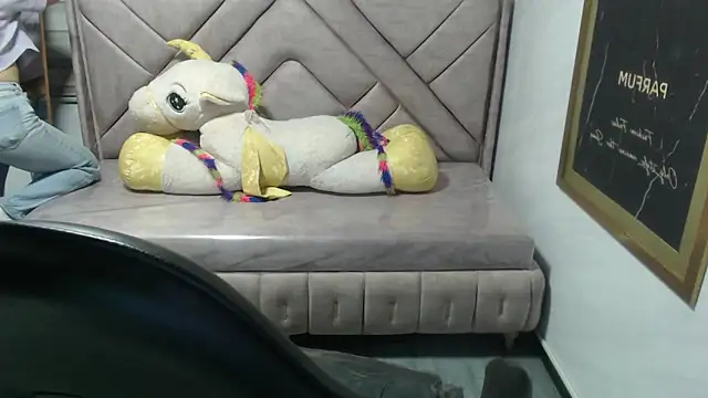 Snapshot of Velvet_Moon_V chatting on December 3, 1:31 pm Velvet Moon V online show from December 3, 1:31 pm