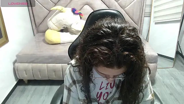 Velvet Moon V online show from December 17, 1:17 pm