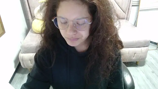 Velvet Moon V online show from December 20, 1:29 pm