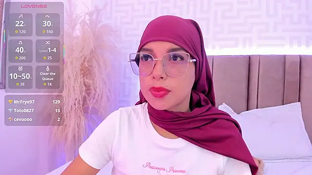 naishaa  online show from April 15, 7:58 pm