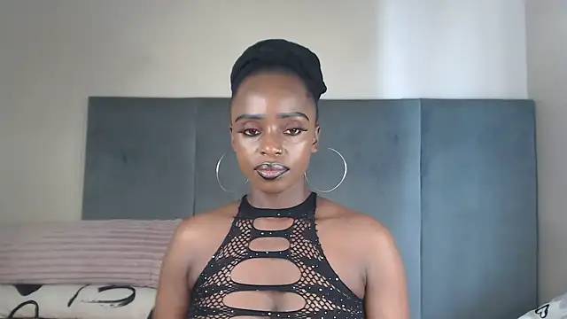 Snapshot of Jah-Queen chatting on March 13, 9:38 am Jah-Queen online show from March 13, 9:38 am
