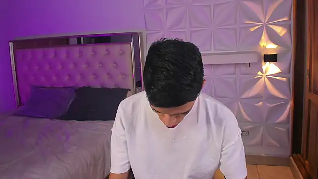 Snapshot of BILLY_JAMEES chatting on February 22, 8:18 pm BILLY JAMEES online show from February 22, 8:18 pm