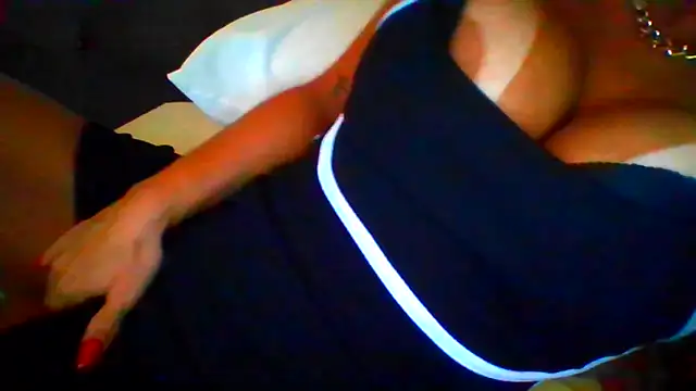 girlninf online show from December 3, 9:18 am