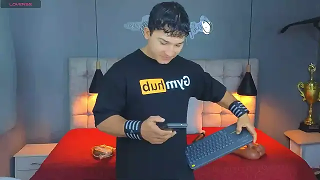 Horny nick18 online show from October 7, 1:08 pm