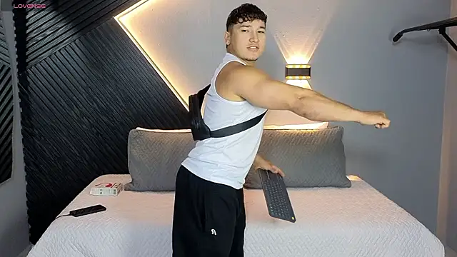 Horny nick18 online show from February 9, 1:37 pm