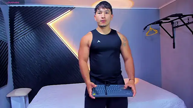 Horny nick18 online show from April 7, 11:43 am