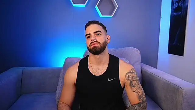 Paul Phoenix online show from February 9, 7:29 pm