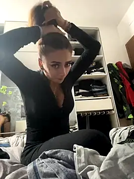 piccolaflo online show from September 28, 2:39 am