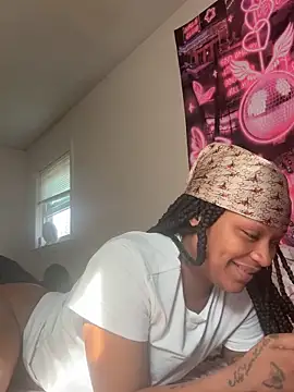 PrettyBabriexox online show from April 16, 1:45 pm