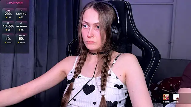 cutemilana sexwife online show from February 4, 9:20 pm