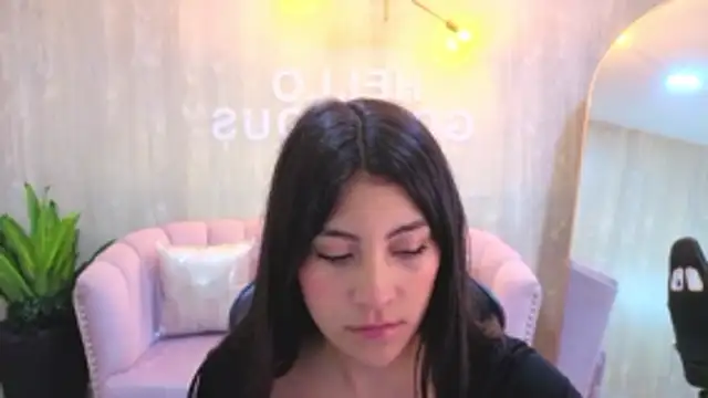 Zoe Blaze A online show from November 7, 12:05 pm