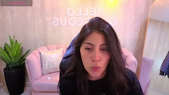 Zoe Blaze A online show from November 13, 1:10 pm