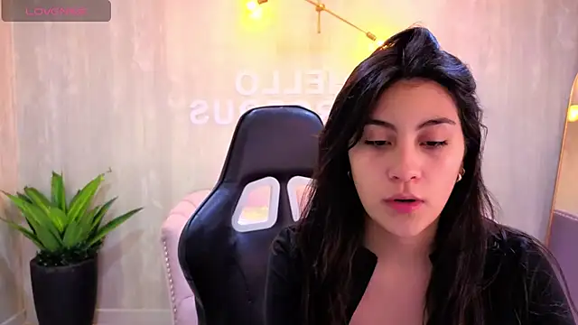 Zoe Blaze A online show from November 29, 12:30 pm