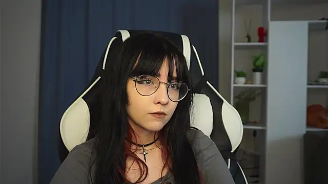 BereniceBattersby online show from October 25, 8:22 am