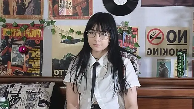 BereniceBattersby online show from October 29, 8:27 am