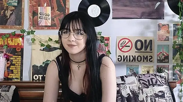 BereniceBattersby online show from November 1, 8:16 am