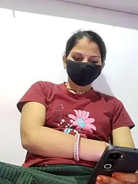 poojam93 online show from October 27, 2:10 pm