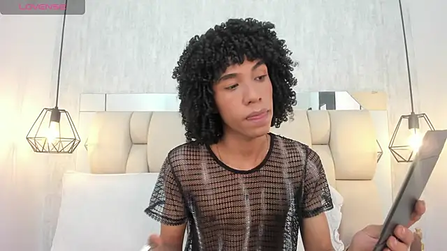 Snapshot of Johan_gz_ chatting on February 10, 11:47 am Johan gz online show from February 10, 11:47 am