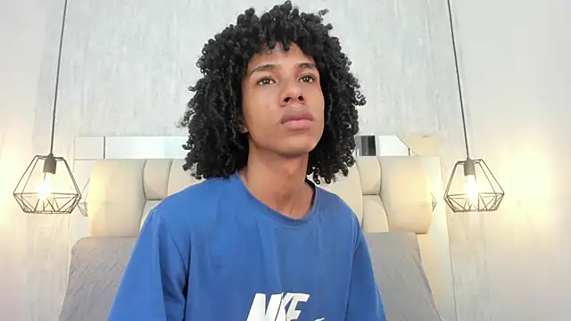 Snapshot of Johan_gz_ chatting on February 13, 11:39 am Johan gz online show from February 13, 11:39 am