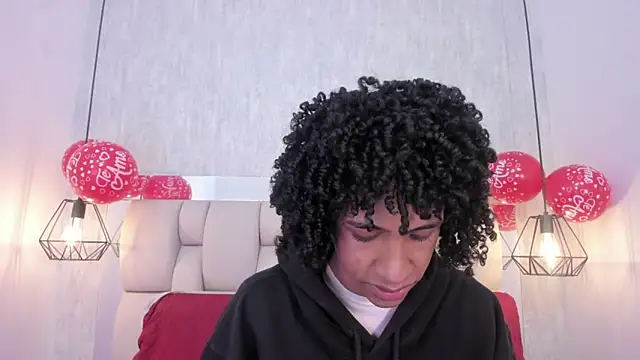 Snapshot of Johan_gz_ chatting on February 16, 11:39 am Johan gz online show from February 16, 11:39 am