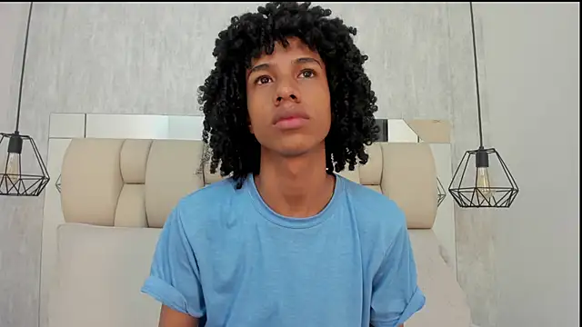 Snapshot of Johan_gz_ chatting on February 19, 11:39 am Johan gz online show from February 19, 11:39 am